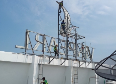 Ngoại thất tòa nhà Vincom Plaza