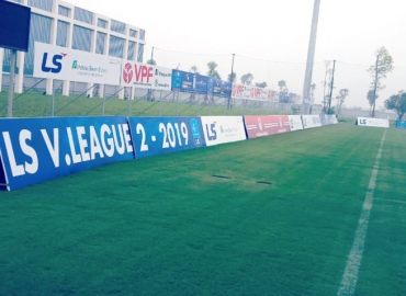 Trang trí sân bóng VPF tại Hưng Yên